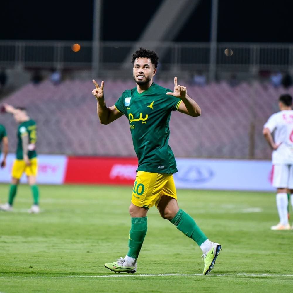 موراتو فرحا بهدفه الثاني. «مركز الخليج الإعلامي»