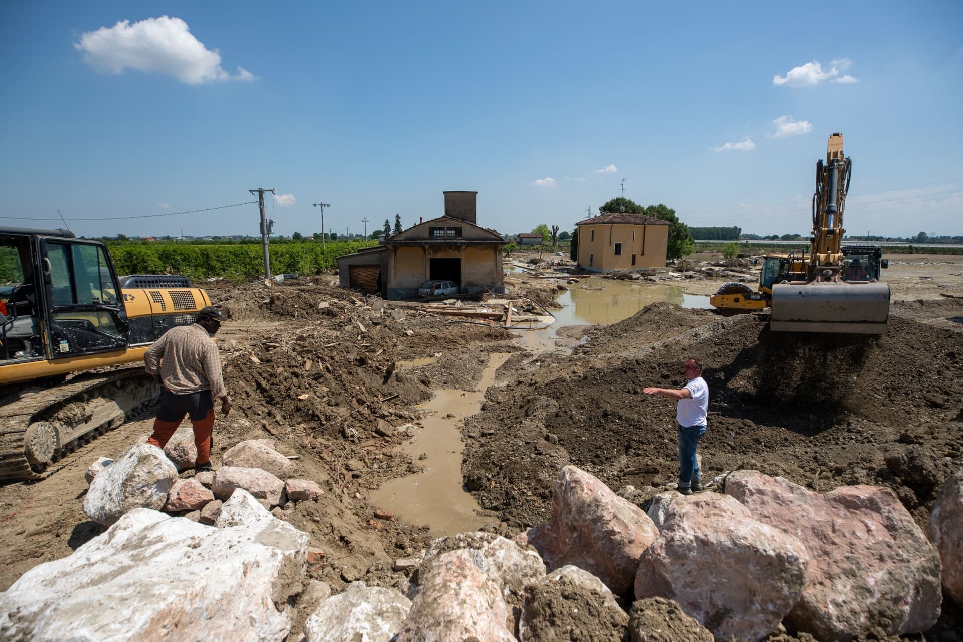 إيطاليا تخصص أكثر من ملياري يورو للمناطق المتضررة من الفيضانات