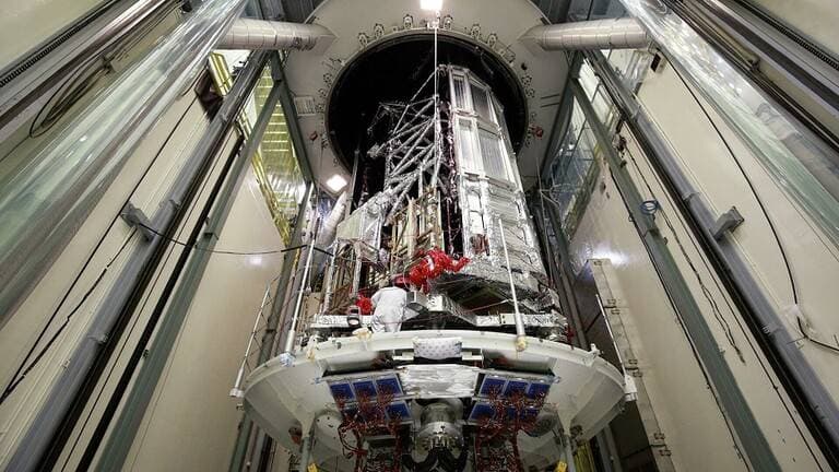 النفط يقلص مكاسبه بعد زيادة المخزونات الأمريكية