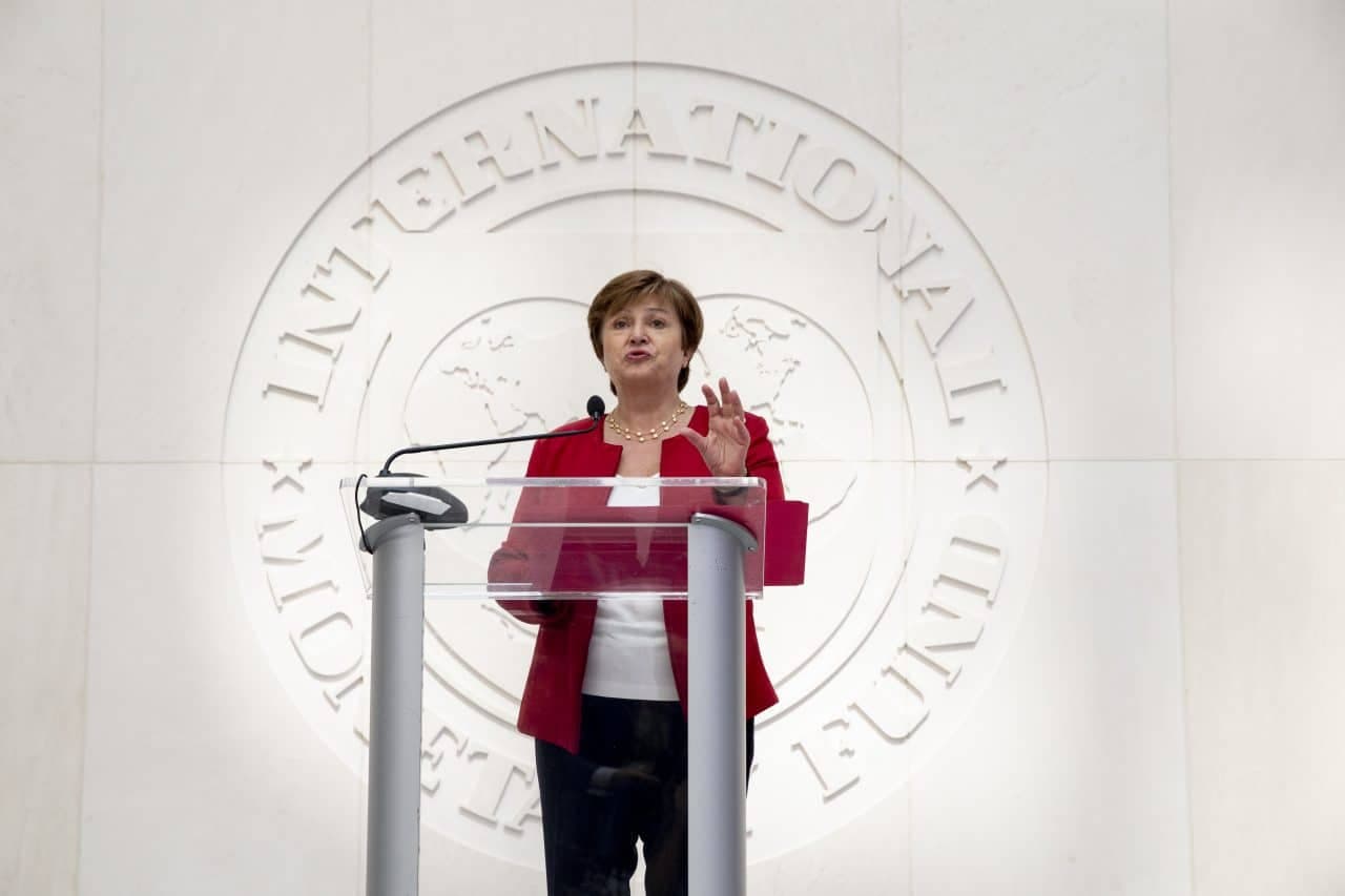 صندوق النقد: الطلب الاستهلاكي القوي وسوق العمل القوية كانا "السيف ذي الحدين" للاقتصاد الأمريكي