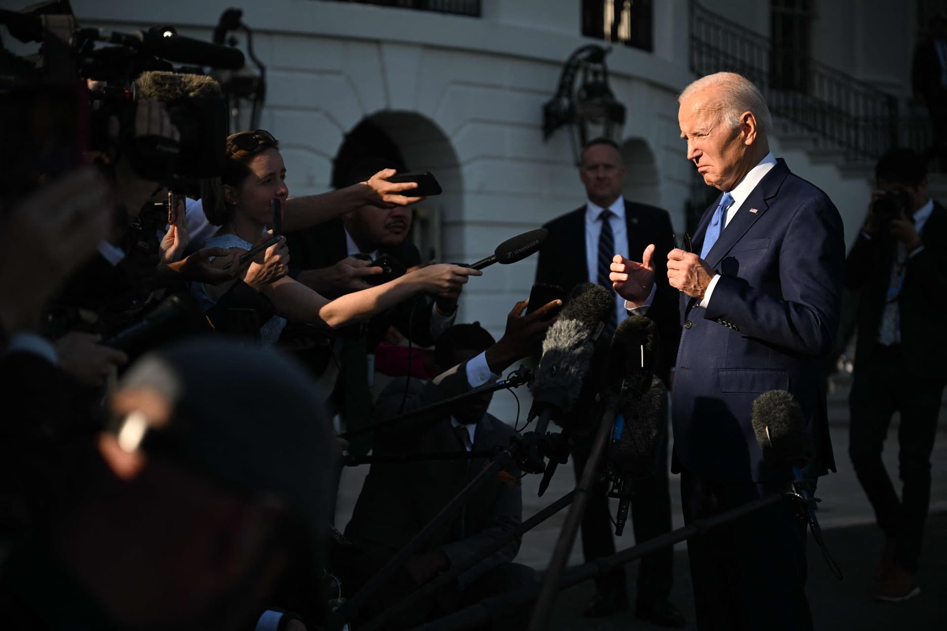 بايدن يأمل باتفاق وشيك حول سقف الدين الأمريكي