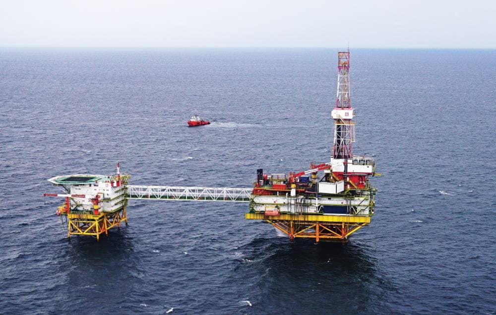 ديناميكيات الإمدادات النفطية بؤرة اهتمام الأسواق .. "أويل برايس": ترقب لاجتماع "أوبك +"