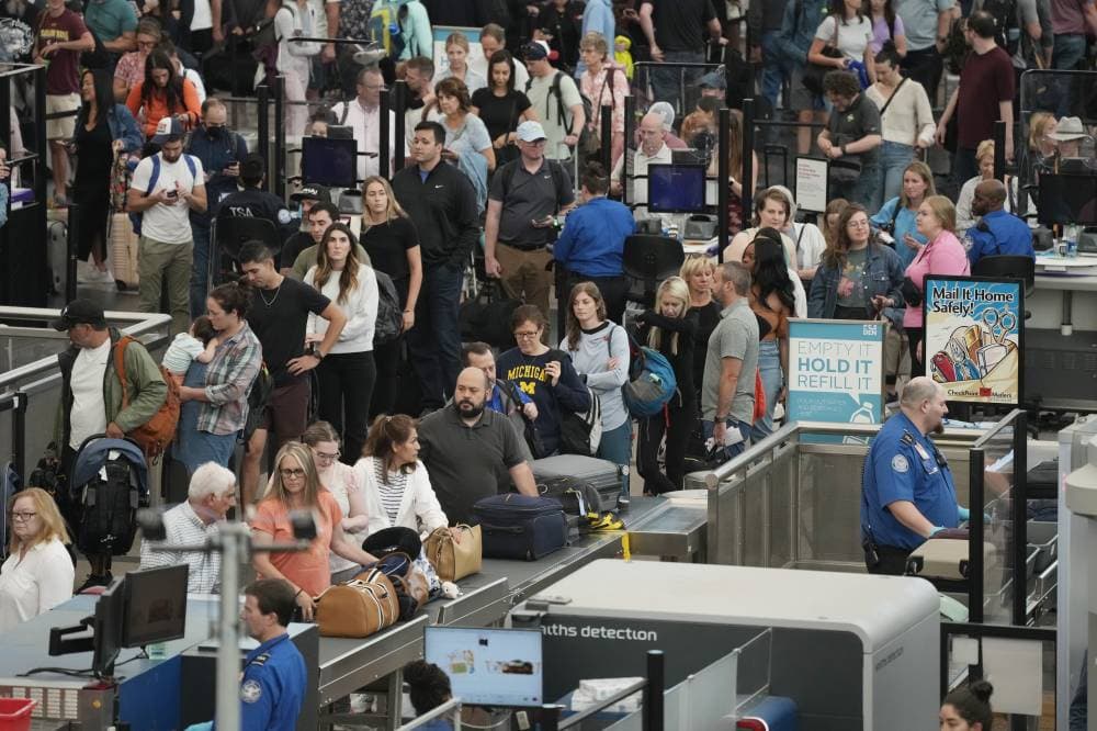 فوضى مطارات في بريطانيا من جراء خلل البوابات الإلكترونية