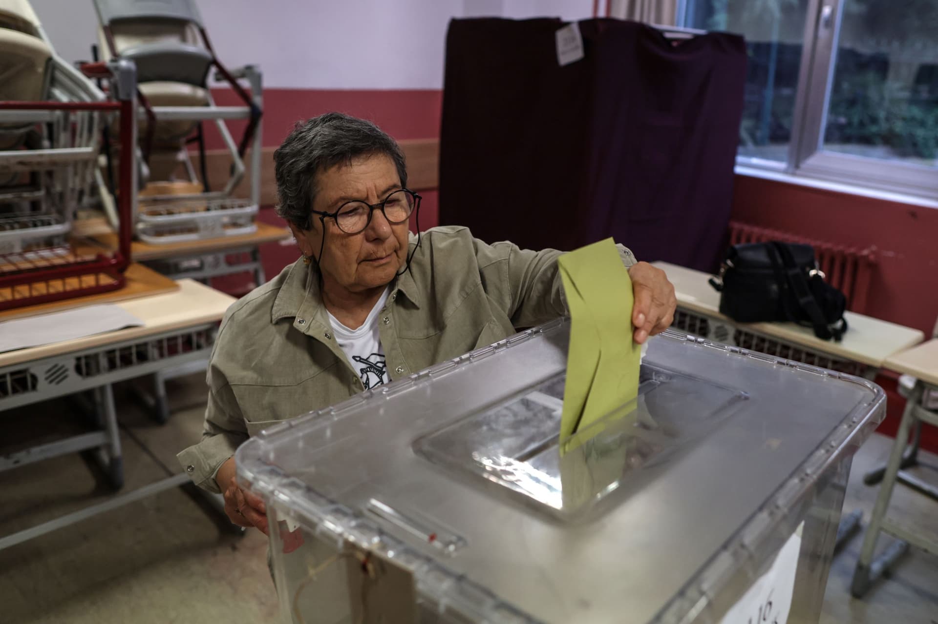 الأتراك يصوتون في جولة الإعادة لانتخابات الرئاسة