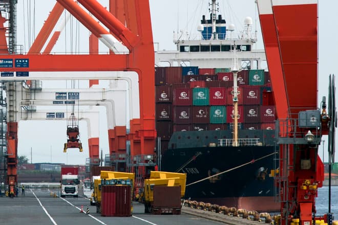 تراجعت الواردات خلال مارس بنسبة 6.4%