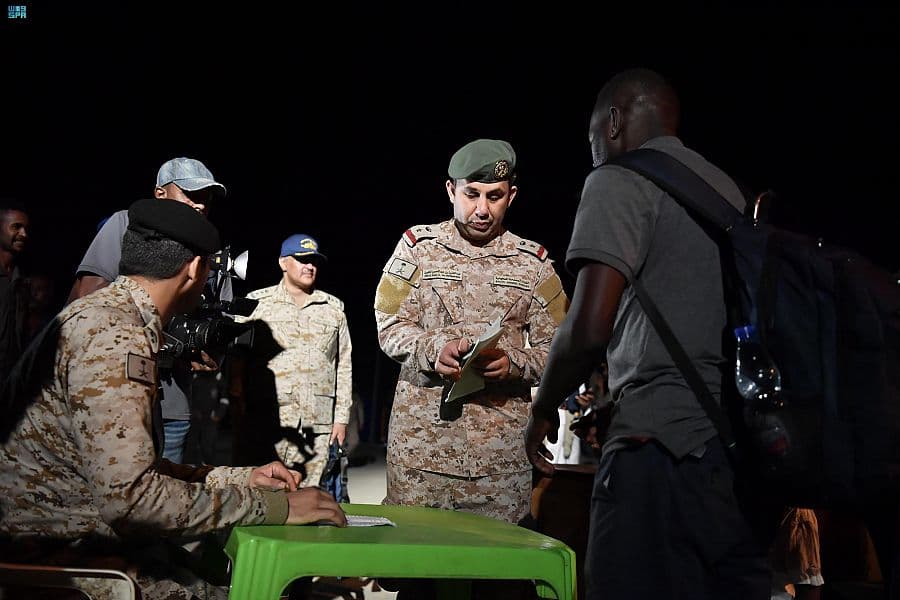 وصول 208 أشخاص من رعايا الدول الشقيقة والصديقة من السودان إلى جدة