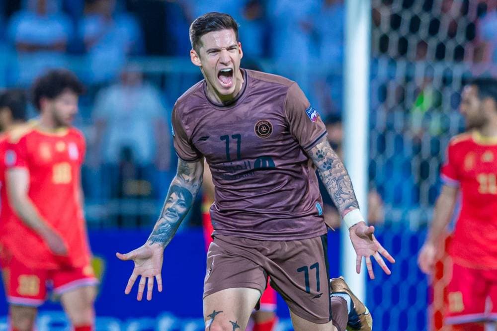 مينا وفرحة التعادل أمام تشرين.