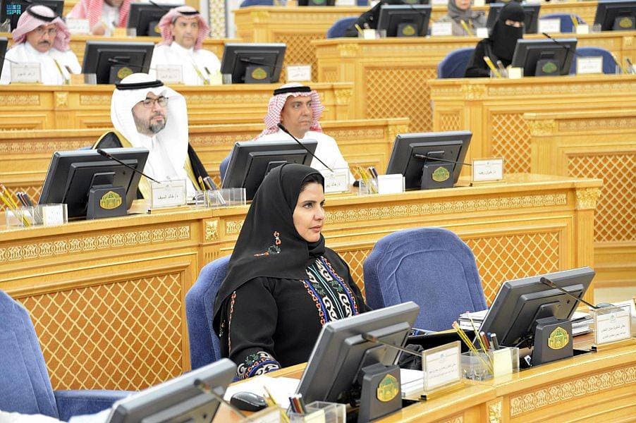 جانب من أعمال جلسات "الشورى" المنعقدة أمس. 