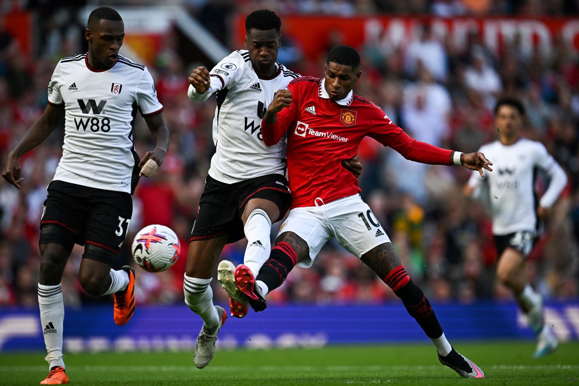 18.6 مليار دولار إيرادات كبرى الدوريات الأوروبية في موسم 2021 -2022