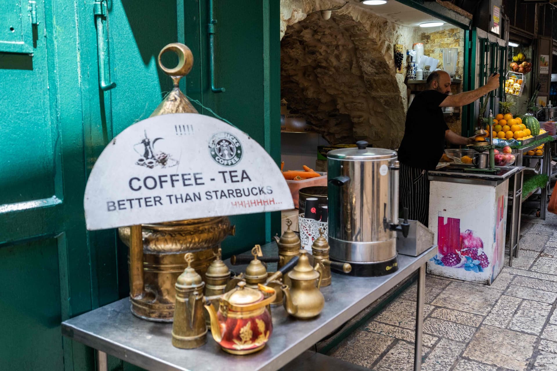 أسواق القدس تعيش أوضاعا اقتصادية صعبة