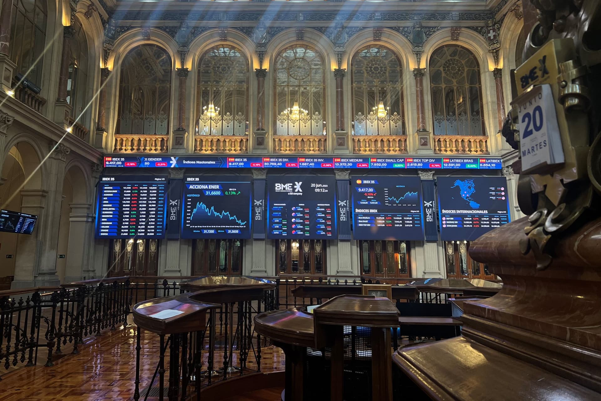 هبوط قطاعي التعدين والسلع الفاخرة يتراجع بالأسهم الأوروبية