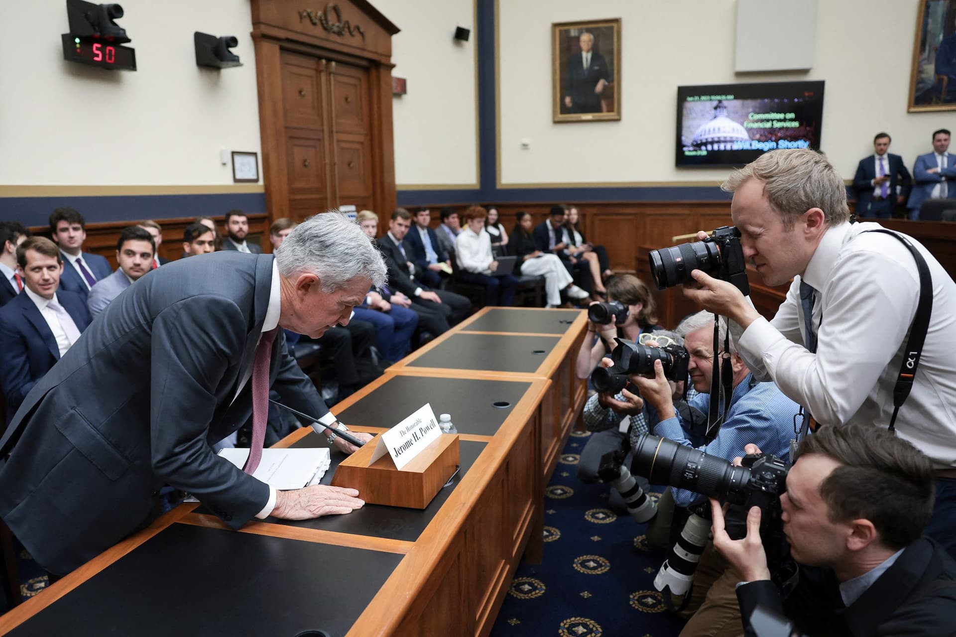 رئيس الاحتياطي الفيدرالي يؤيد رفع معدلات الفائدة بوتيرة أبطأ