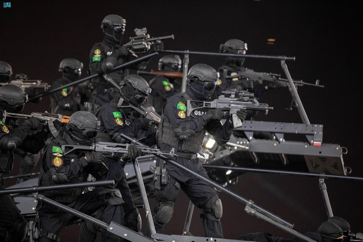 وزير الداخلية يقف على جاهزية قوات أمن الحج