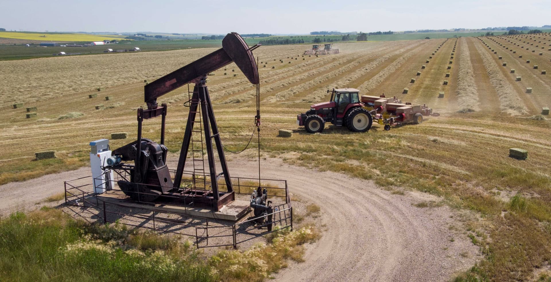 أسعار النفط ترتفع بأكثر من 2.5% .. وبرنت يتجاوز 76 دولارا 