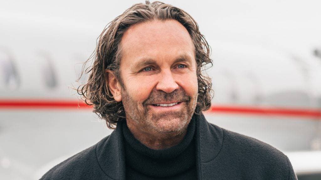 الفعل: كَهْرَبَ