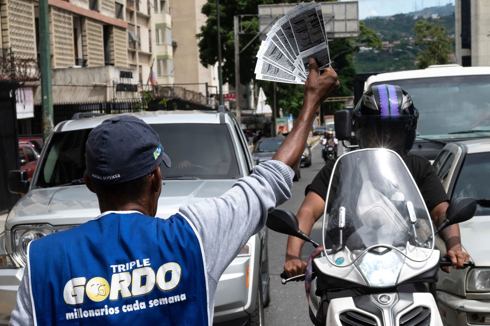 فنزويلا: طفرة متجددة في ألعاب اليانصيب بموازاة دولرة الاقتصاد