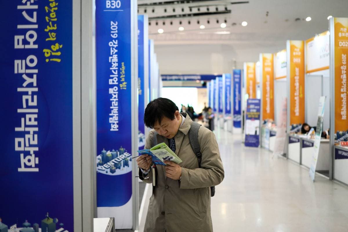 وصل عدد العاملين الكوريين إلى 28.81 مليون في يونيو بزيادة 333 ألفا.