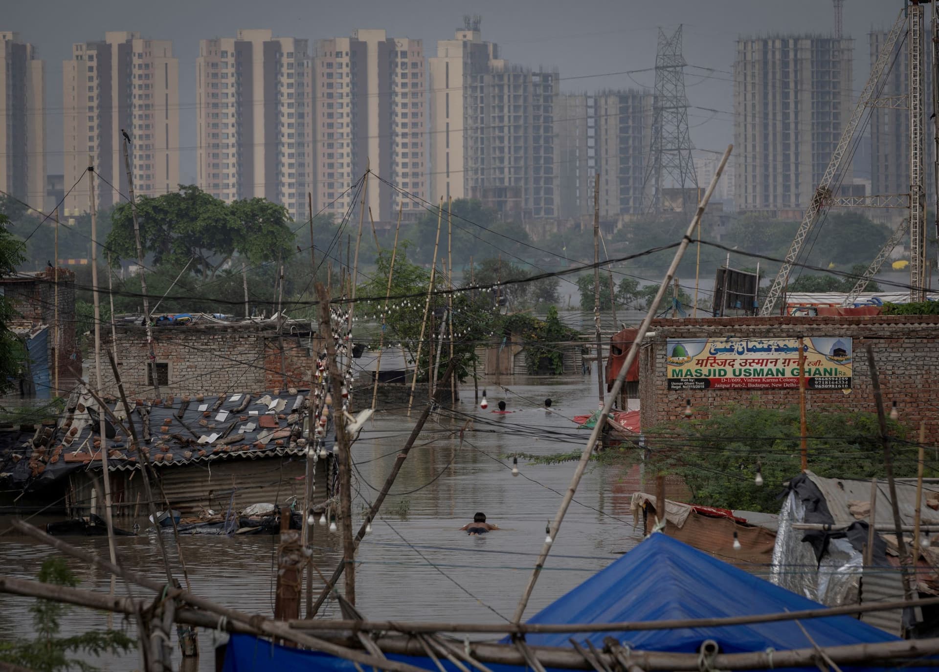 نزوح 30 ألف شخص في نيودلهي بسبب الفيضانات 