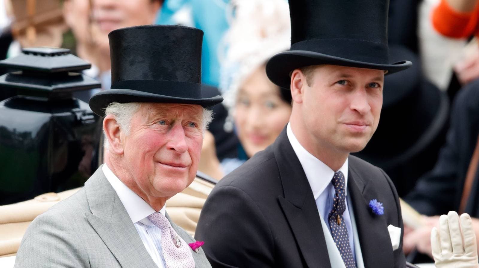 الملك تشارلز وابنه الأمير وليام.