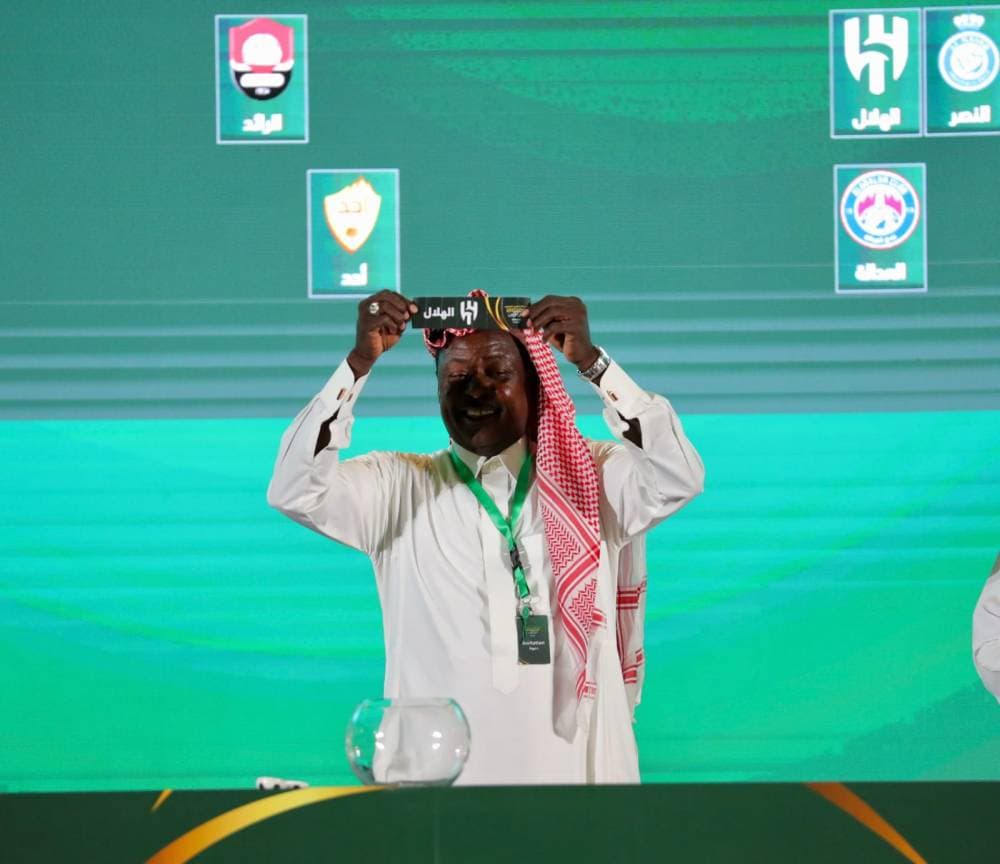 أحمد جميل خلال سحب قرعة الهلال في كأس الملك. تصوير: عبد العزيز النومان ـ "الاقتصادية"