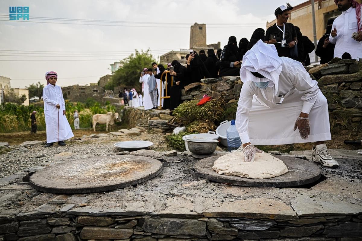فعاليات تراثية منوعة في مهرجان الأطاولة التراثي السابع