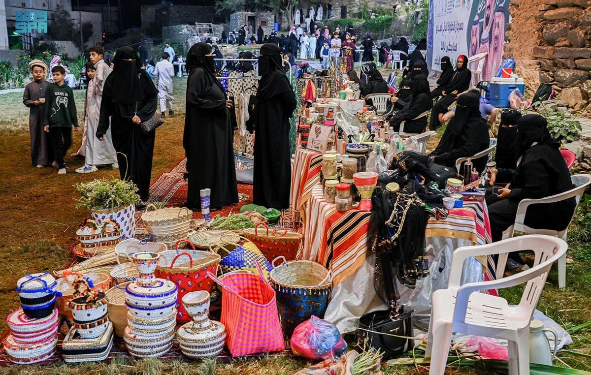 فعاليات تراثية منوعة في مهرجان الأطاولة التراثي السابع