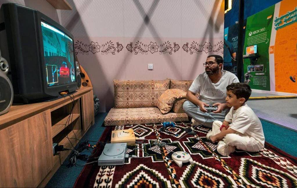 تفاعل كبير من الآباء مع أبنائهم في الألعاب. 