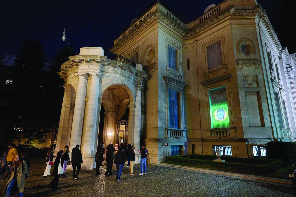 إشادات بدور المملكة الفني والثقافي في منطقة الشرق الأوسط.