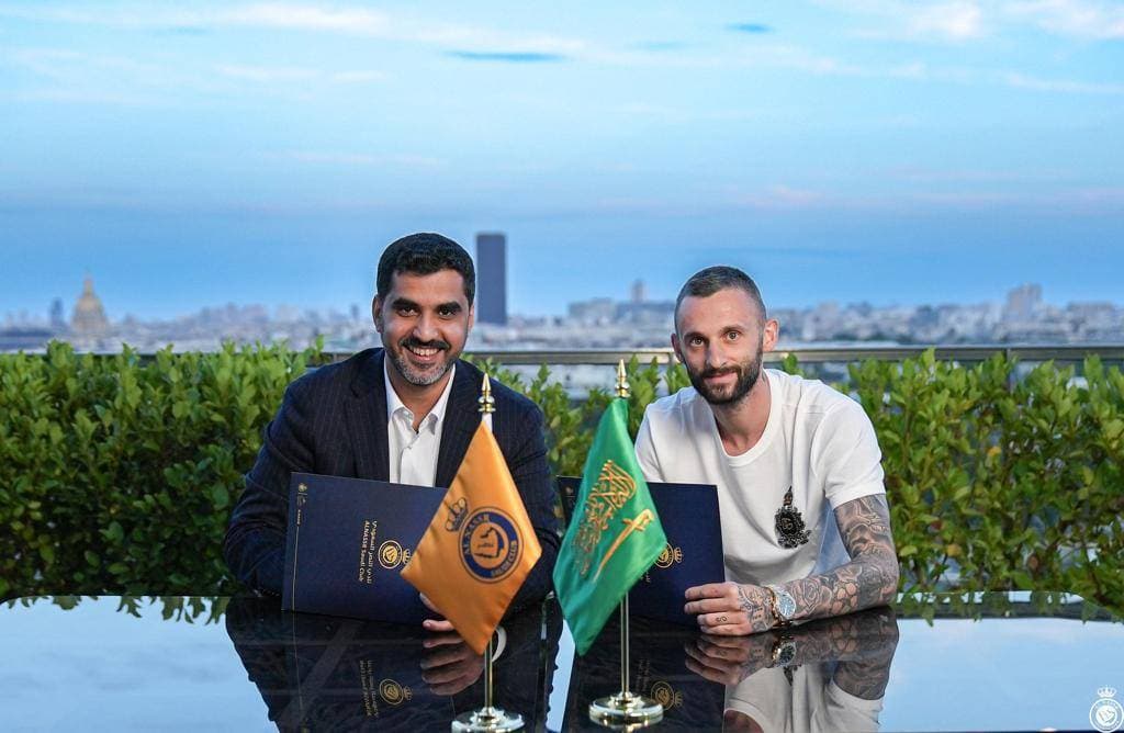 بروزوفيتش لحظة التوقيع. مركز النصر الإعلامي