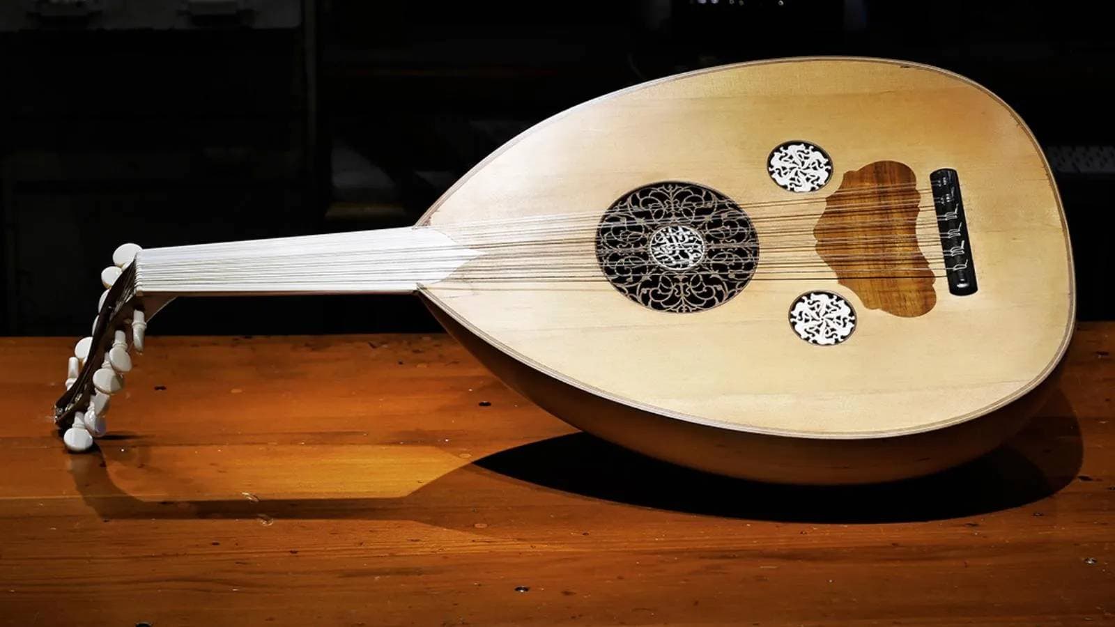 «بيت العود - الرياض» .. بناء مجتمع عالمي للعازفين