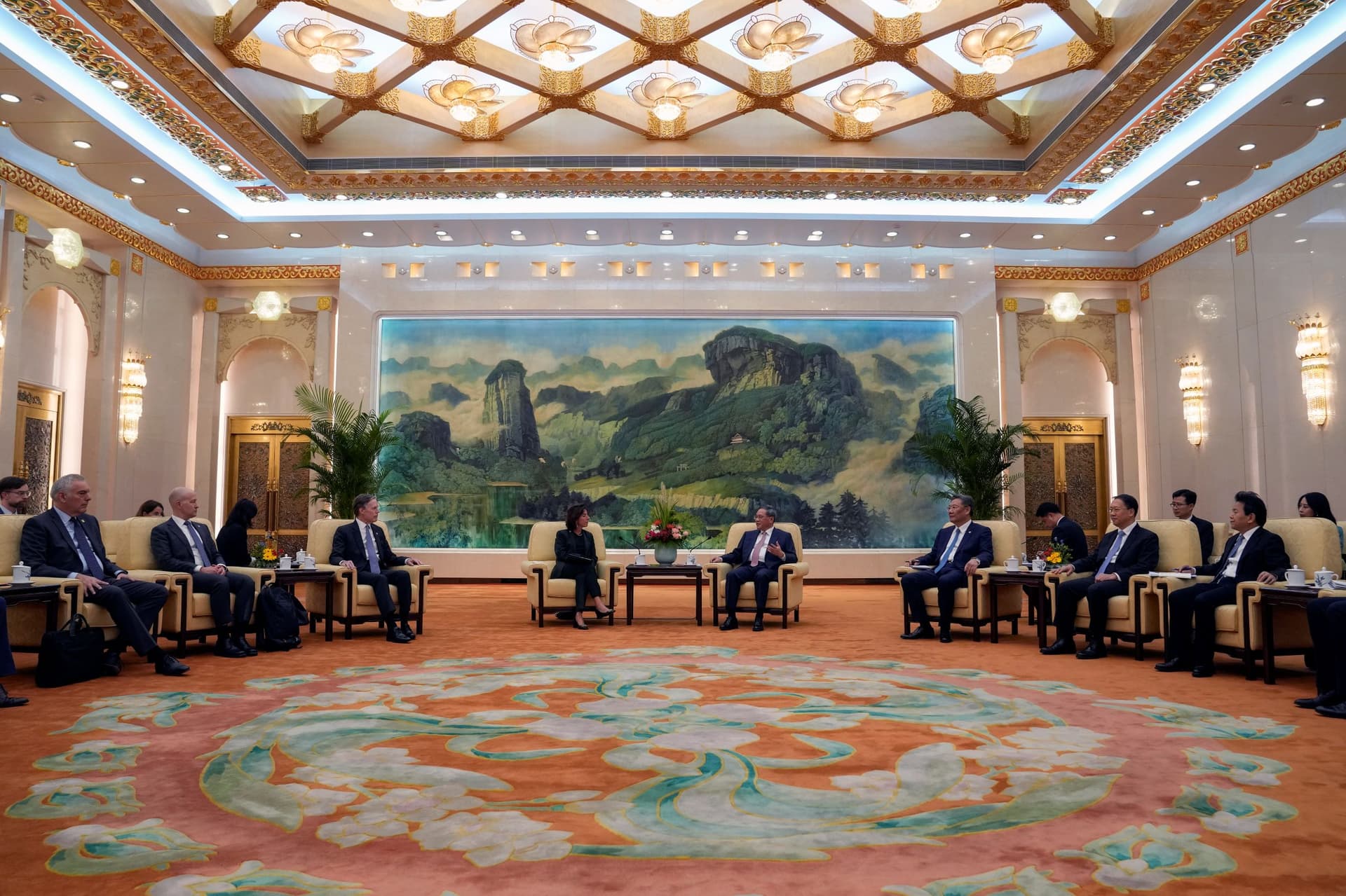 الصين تحذر واشنطن .. تسييس القضايا التجارية "كارثي"