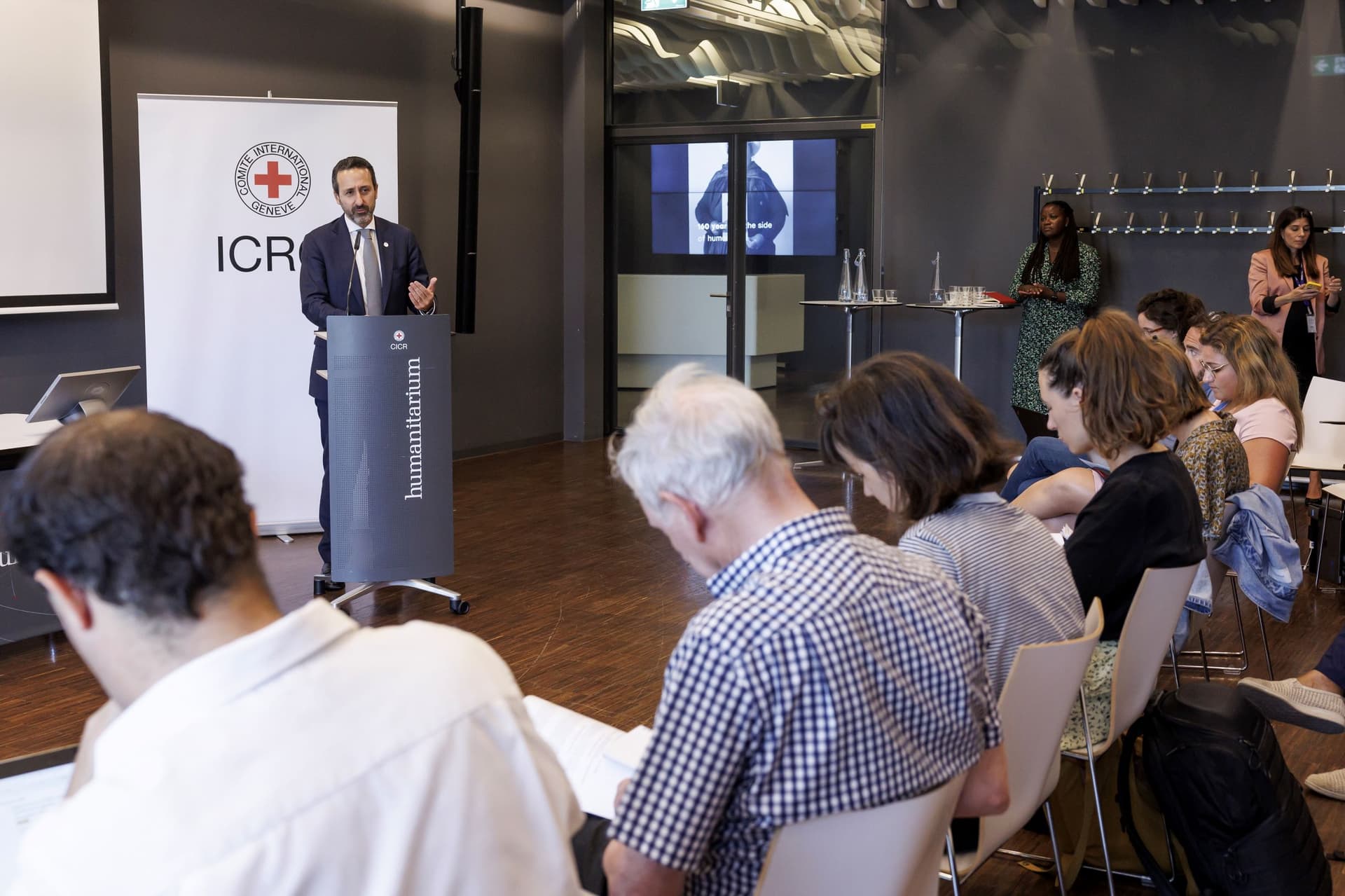 أزمة تمويل تواجه الصليب الأحمر.. إلغاء 270 وظيفة بحلول 2024