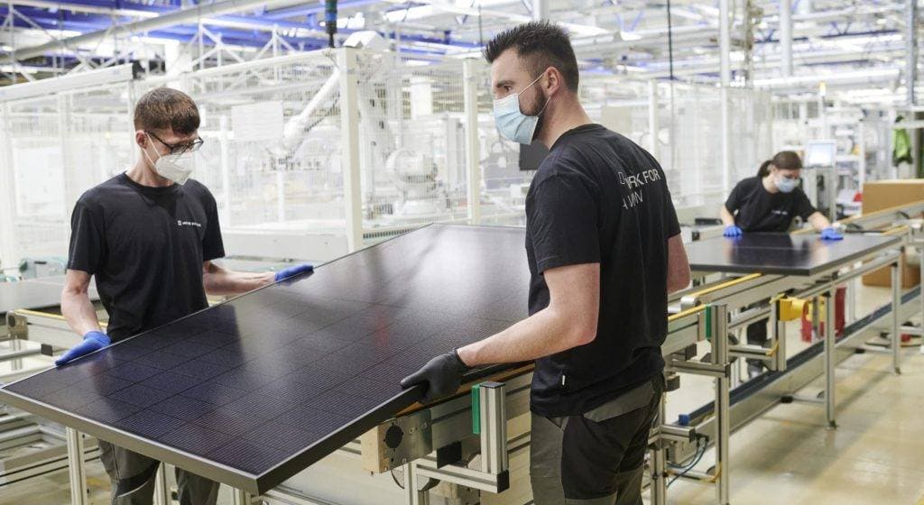 كثير من العمال الأجانب في ألمانيا يغادرونها لأسباب بيروقراطية.