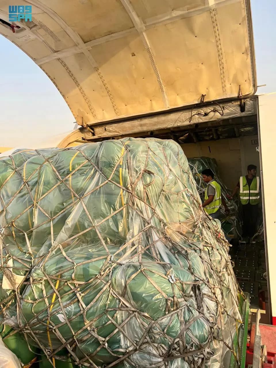 الطائرة الإغاثية السعودية الثالثة تغادر إلى ليبيا لمساعدة المتضررين من الفيضانات