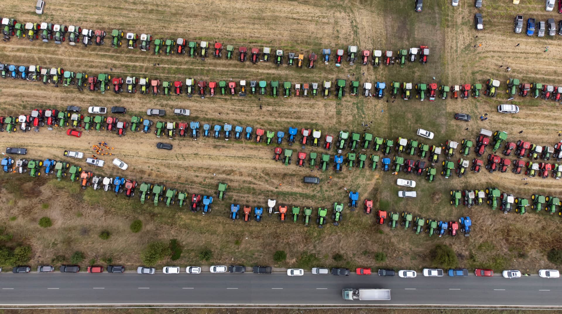 في بلغاريا .. مزارعون يتظاهرون بعد رفع الحظر على واردات الحبوب الأوكرانية