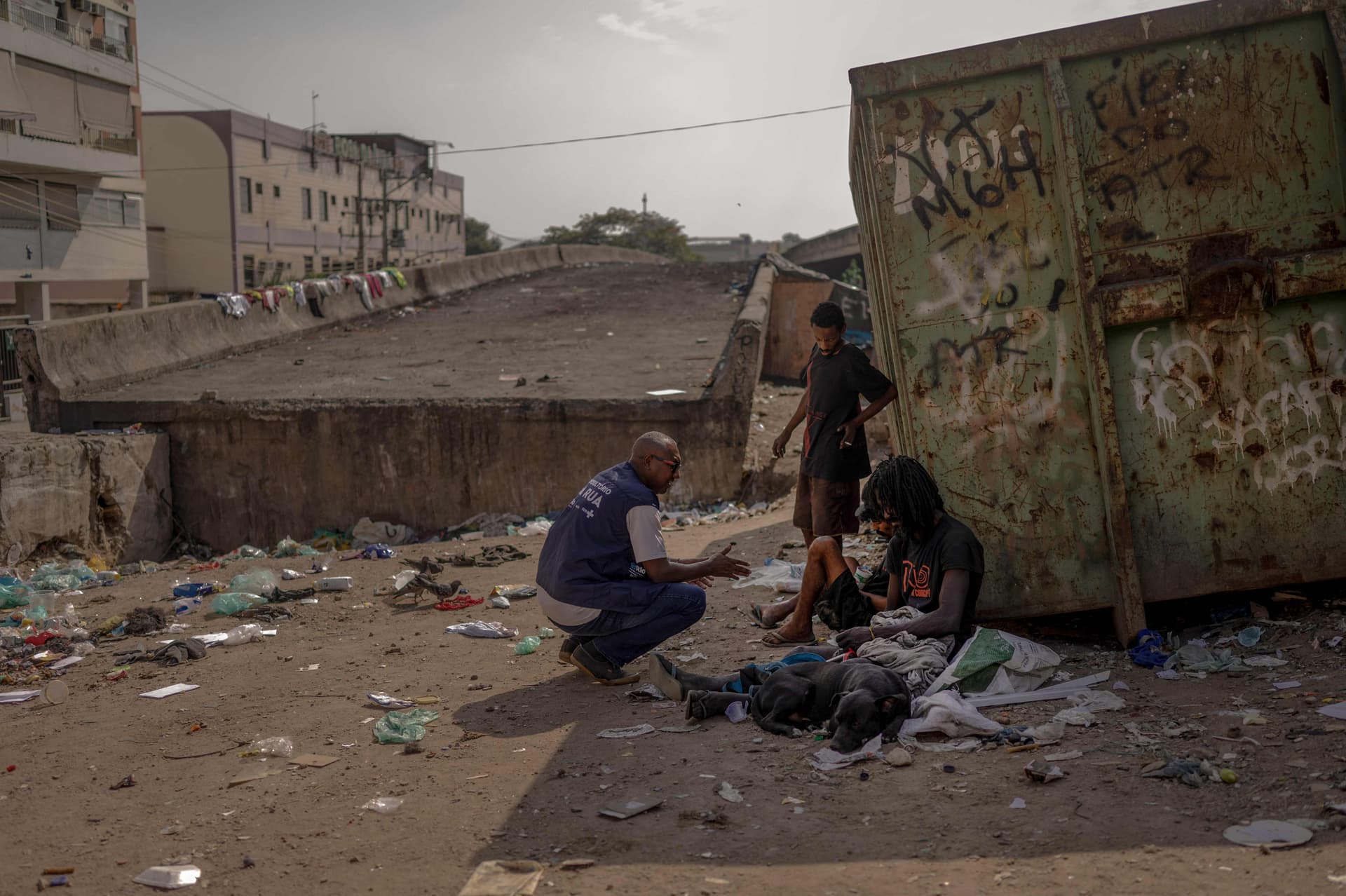 فرق صحية تقدم الرعاية الطبية للمشردين في أفقر أحياء ريو دي جانيرو
