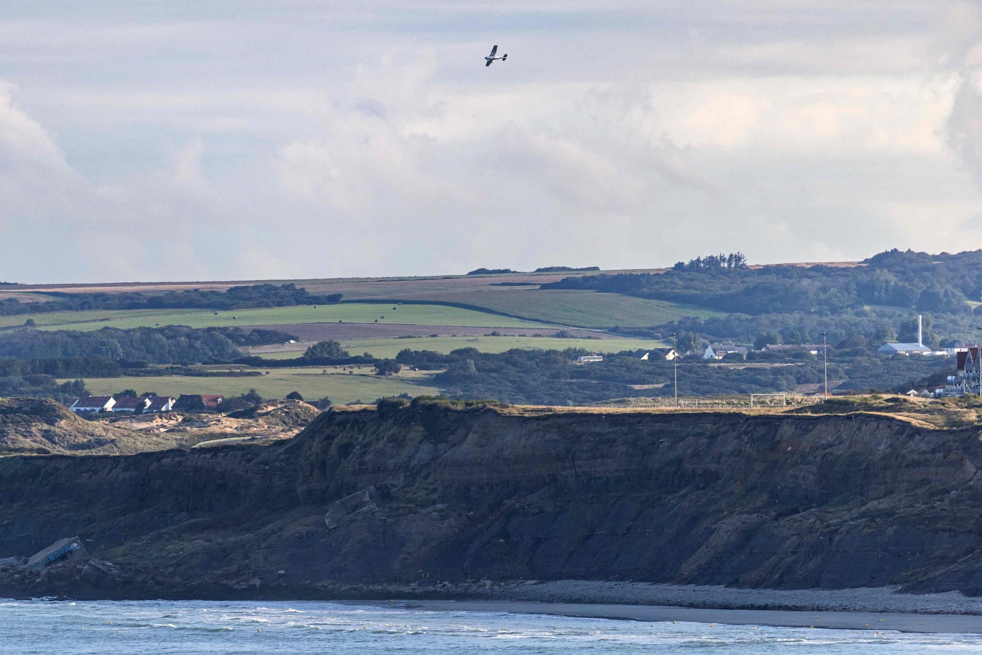 المهاجرون عبر "المانش" يواجهون مزيدا من الحواجز الحدودية في فرنسا