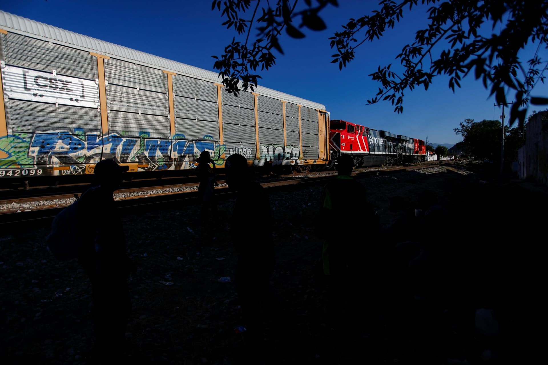 أمريكا تمنح إقامات وتصاريح عمل مؤقتة لـ 472 ألف فنزويلي