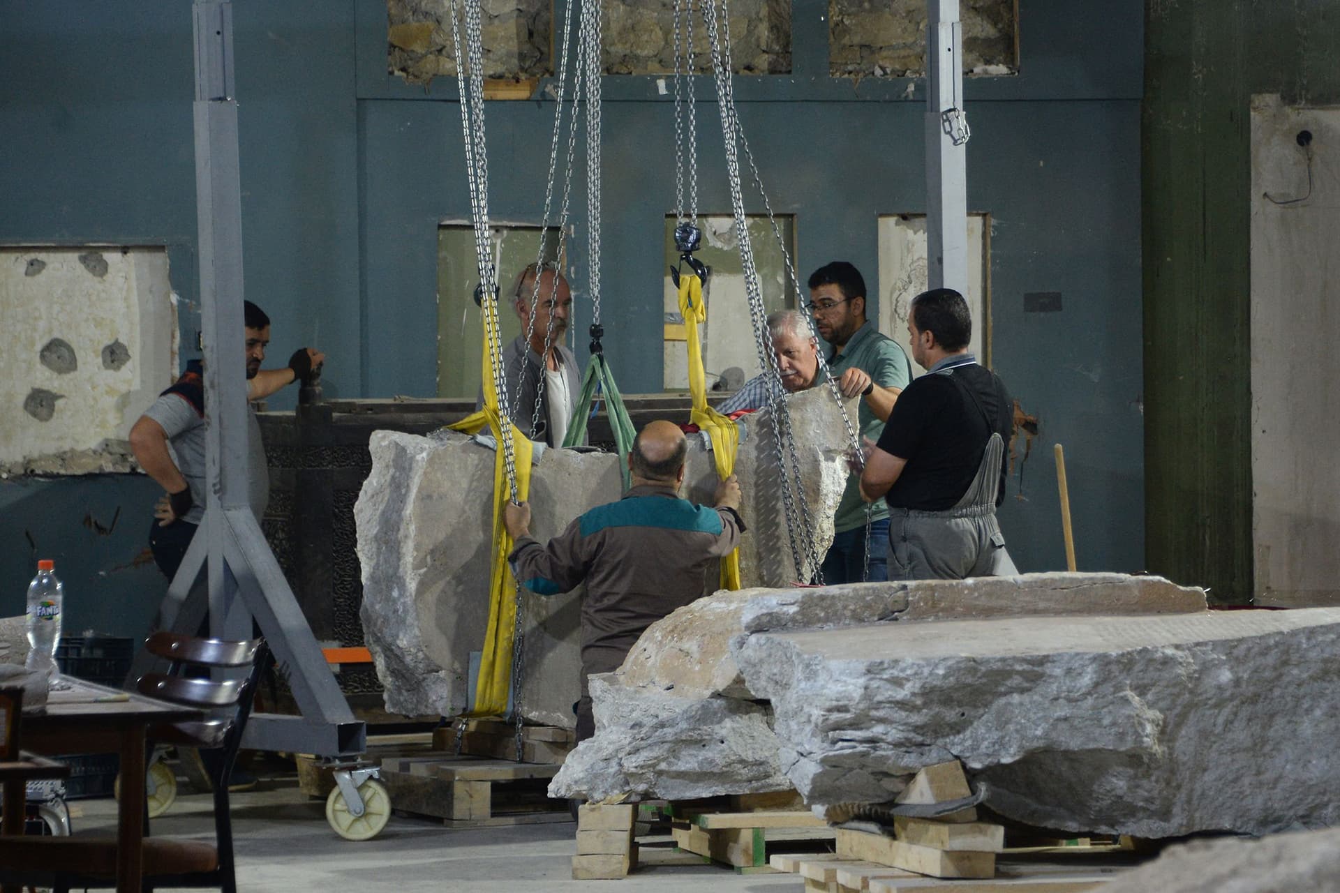 العراق ترمم آثارها المكسورة