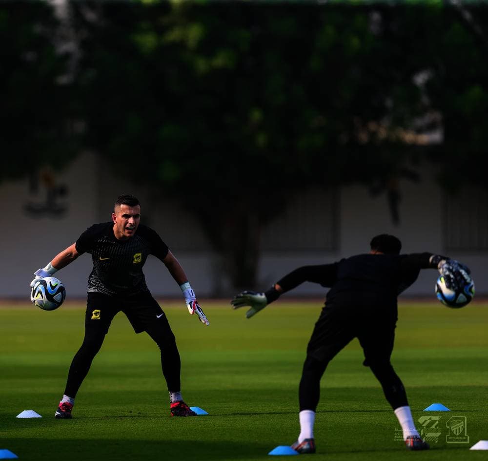 جروهي خلال تدريب الحراس. مركز الاتحاد الإعلامي