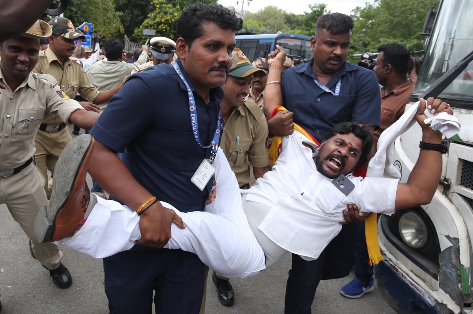 مياه نهر في الهند تشعل احتجاجا وصراعا قانونيا