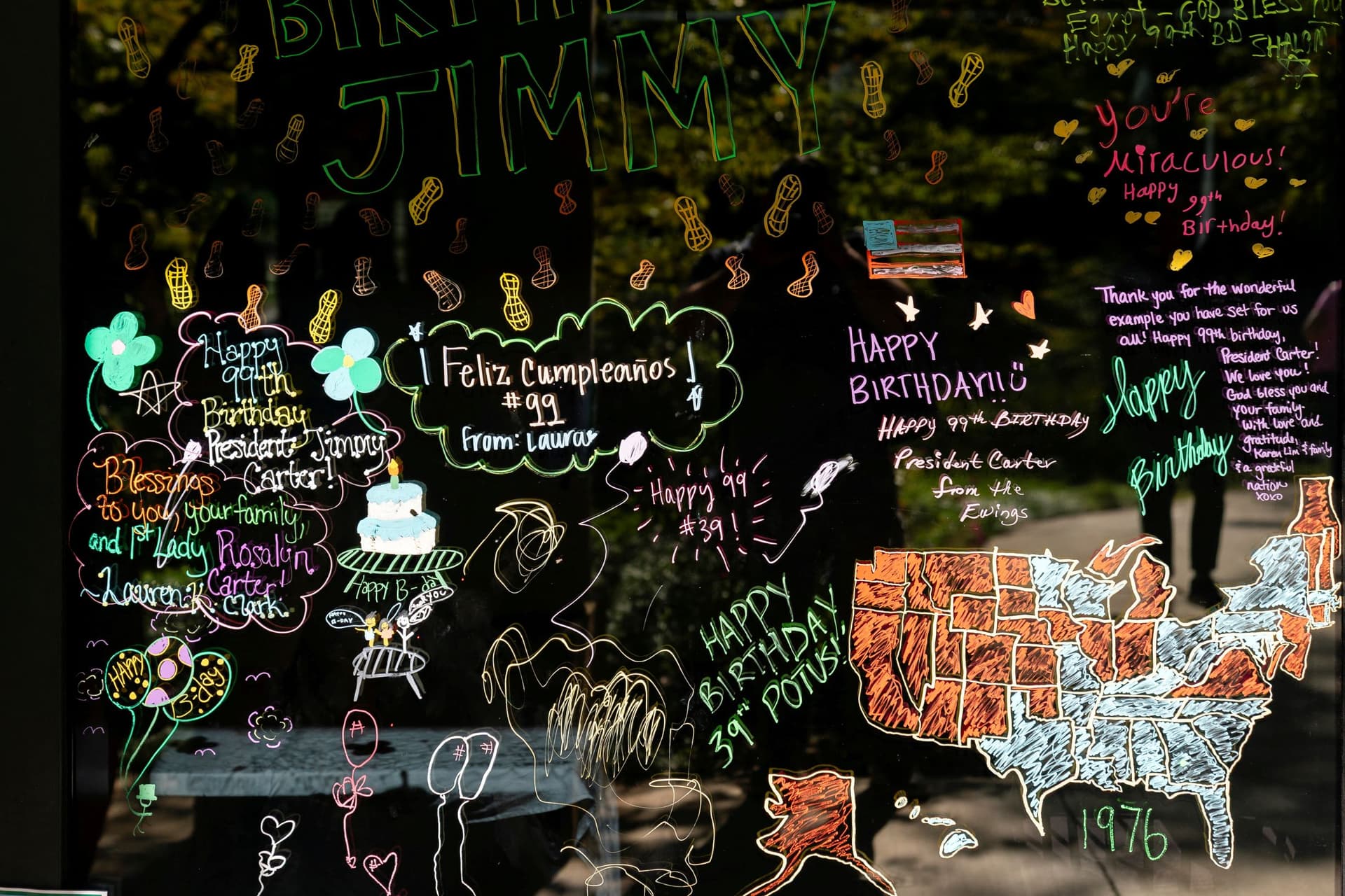 جيمي كارتر .. الرئيس الـ 39 للولايات المتحدة يتم عامه الـ 99