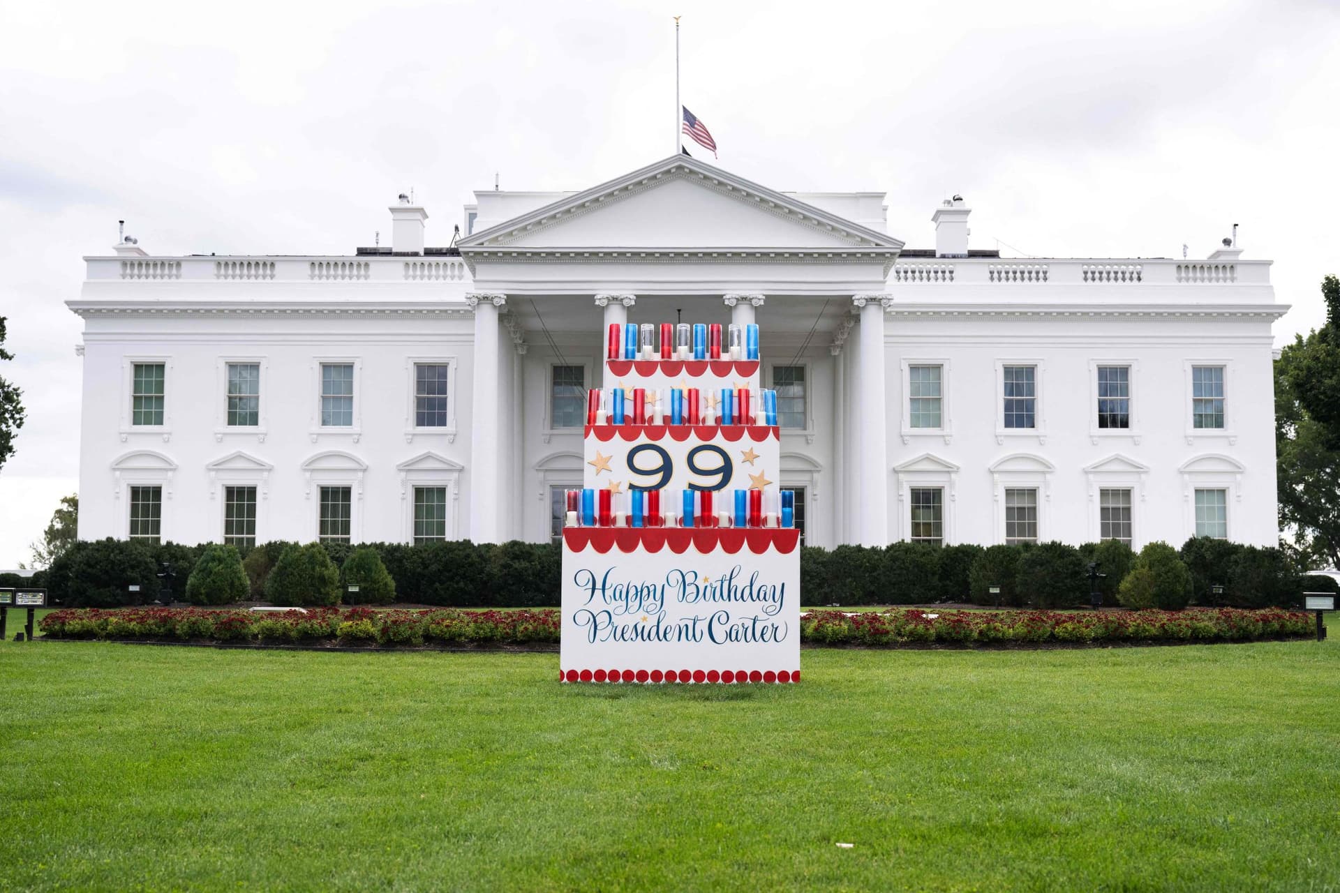 جيمي كارتر .. الرئيس الـ 39 للولايات المتحدة يتم عامه الـ 99