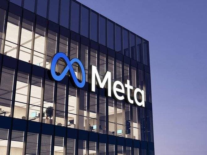 «ميتا» توسع القاعدة الجماهيرية لبرامجها للذكاء الاصطناعي بعد تأخرها عن نظيراتها الكبرى