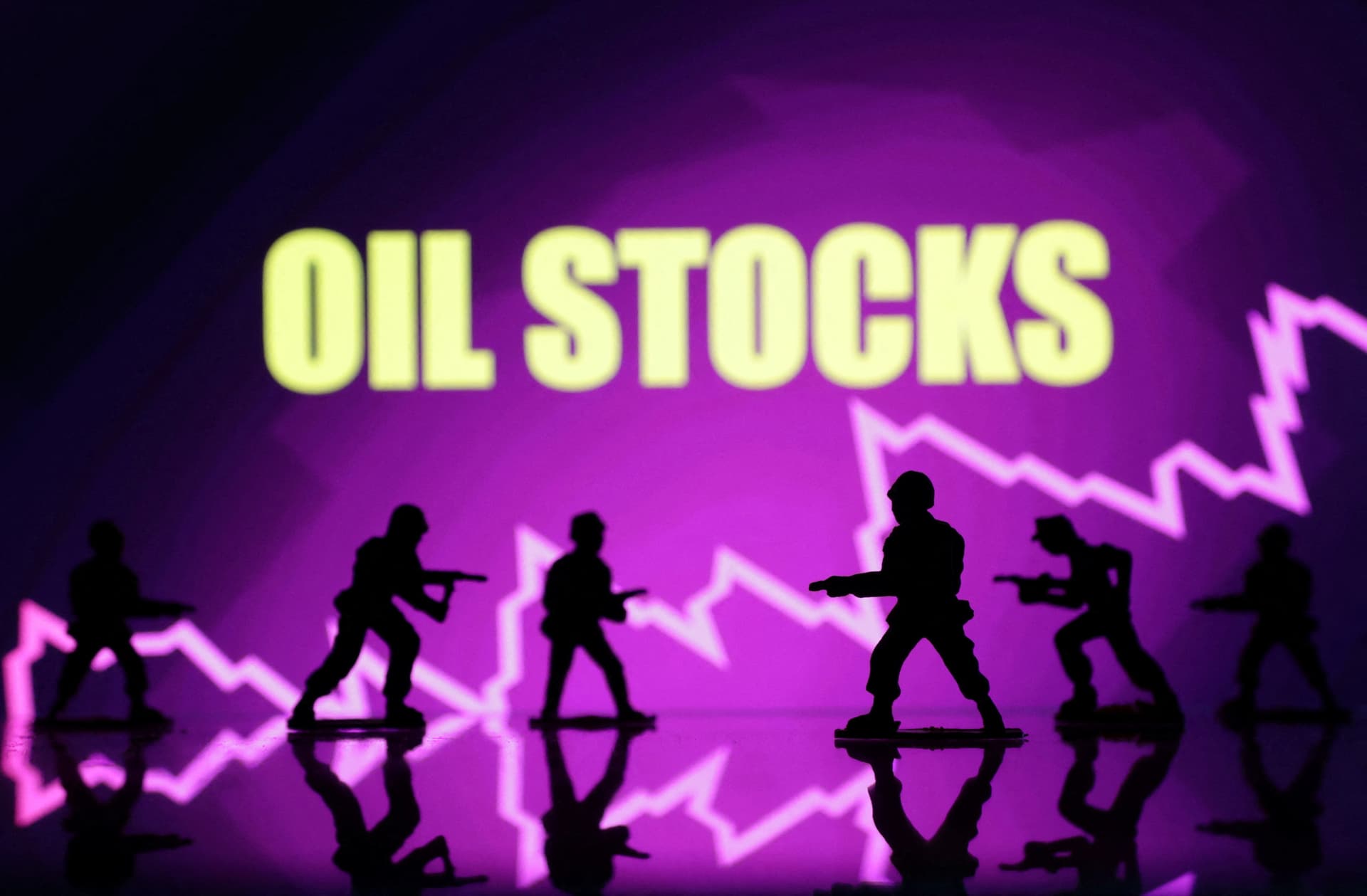 النفط مستقر مع انحسار المخاوف من الصراع الفلسطيني الإسرائيلي