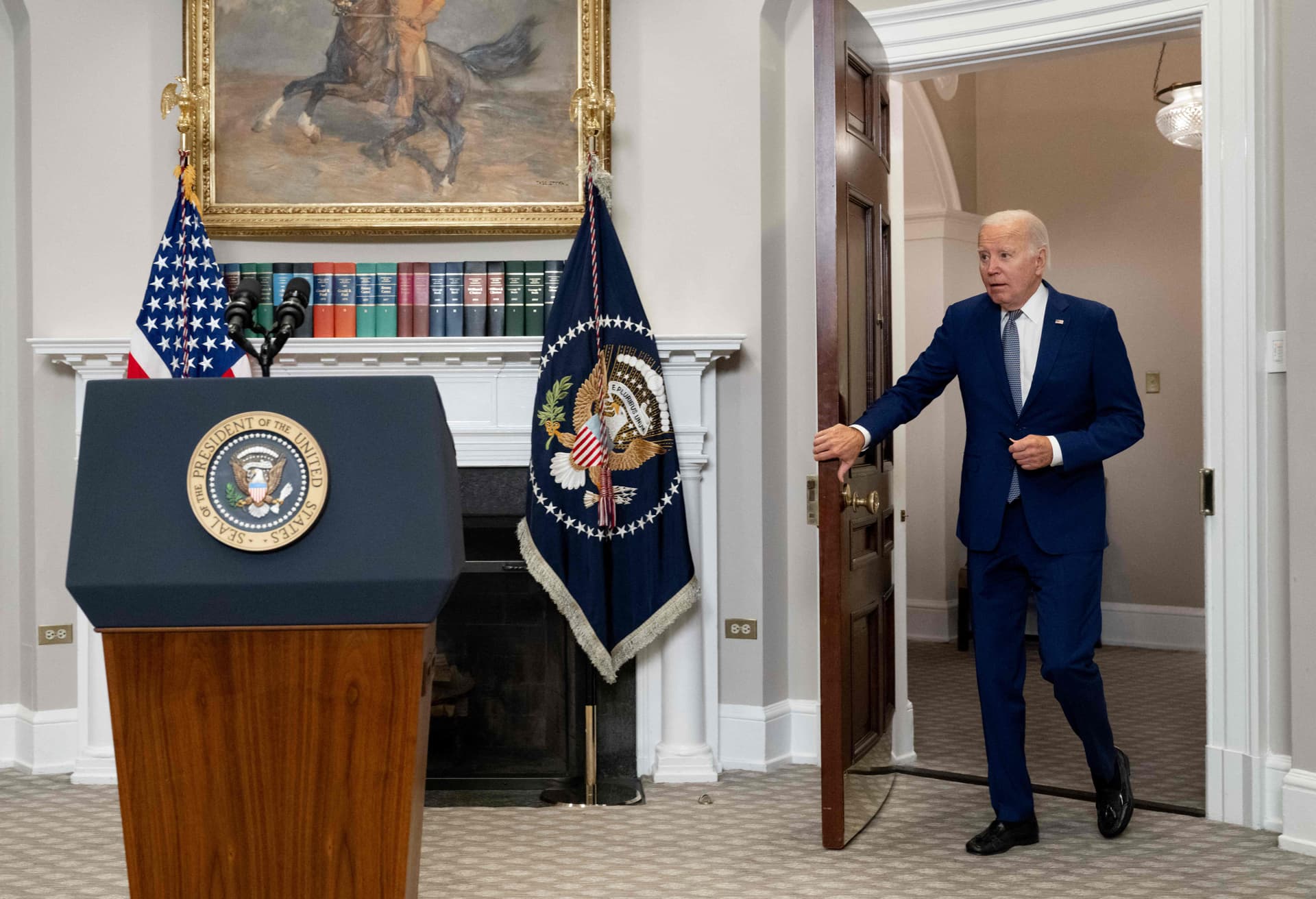 بايدن بعد تجنب الإغلاق الحكومي: سئمت سياسة حافة الهاوية