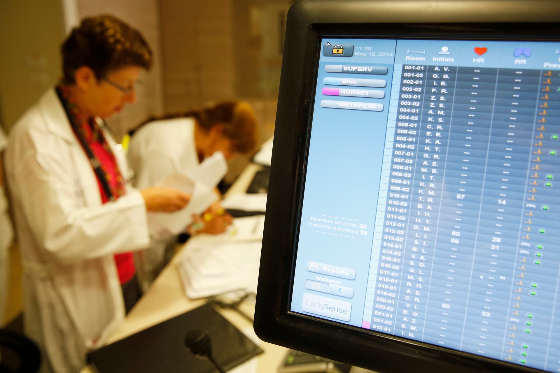 سرعة البيانات وعلماء يحللونها .. سر النجاح الصحي