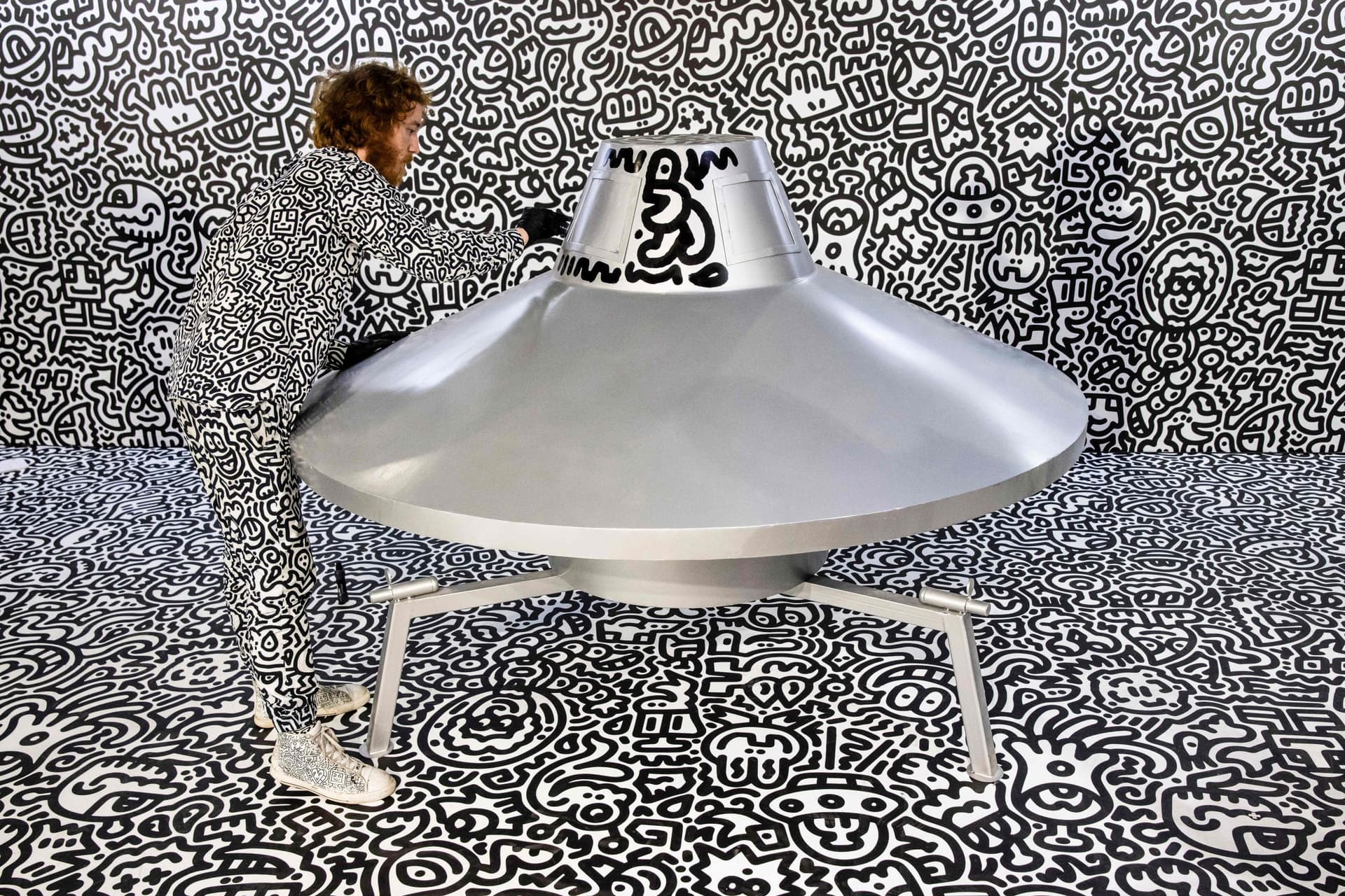 قناديل بحر وشخصيات غريبة الأطوار بمعرض بيرل لام في هونغ كونغ