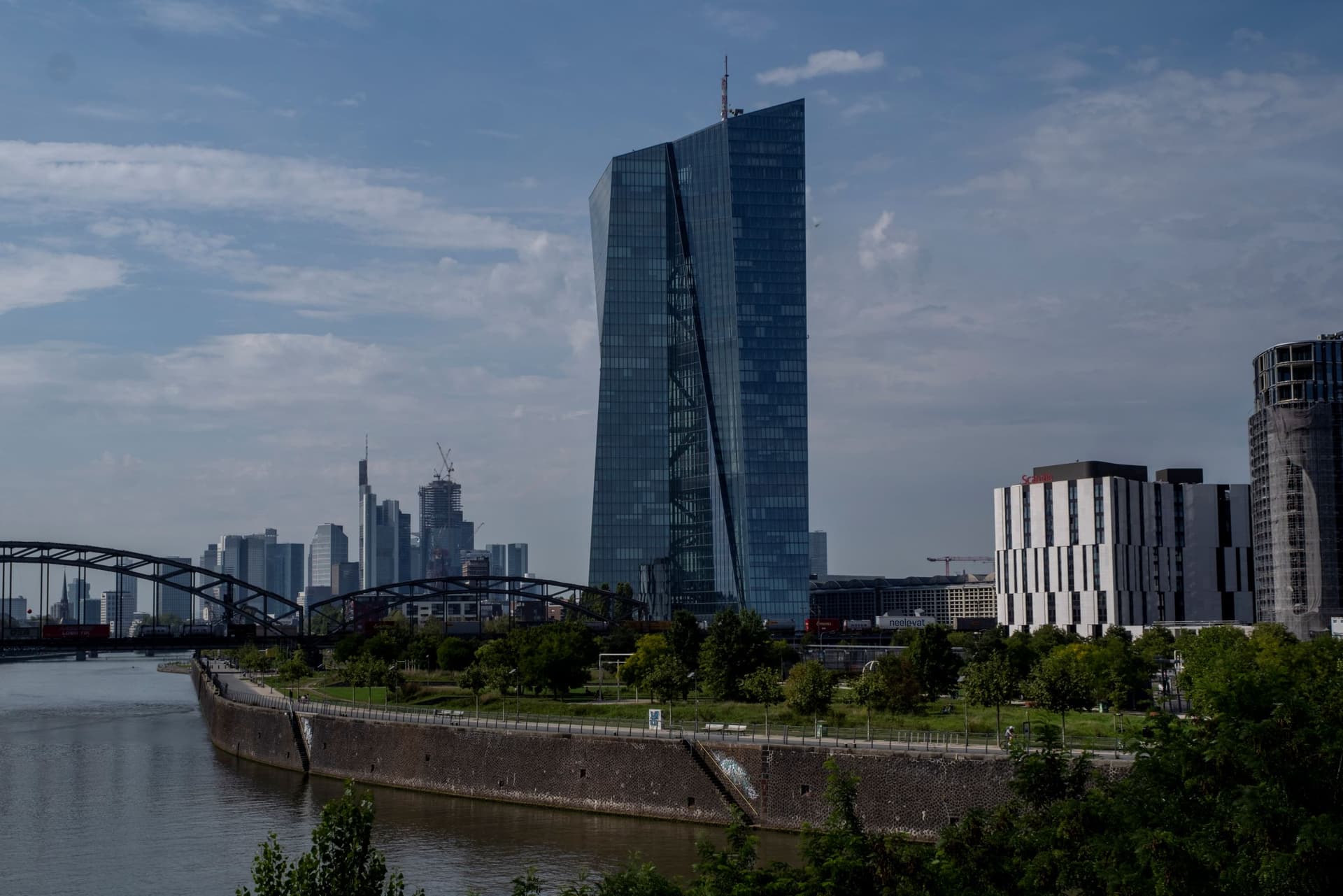 المركزي الألماني يطالب الحكومة بسرعة تقديم إيضاحات بشأن الموازنة