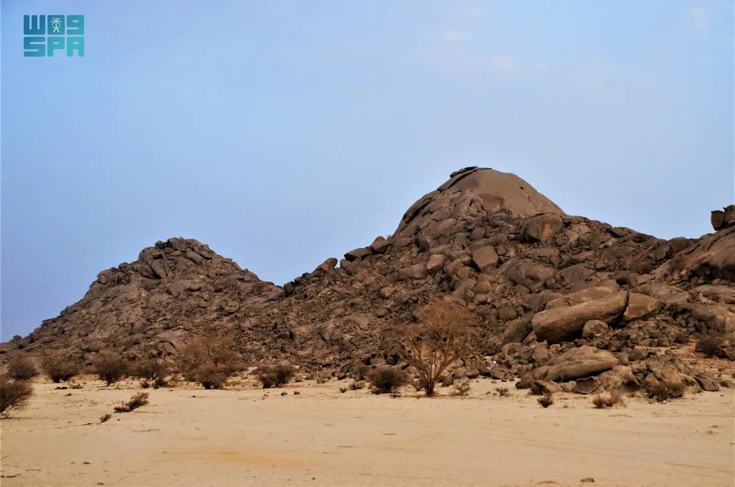 جبل القمر .. وجهة سياحية واعدة